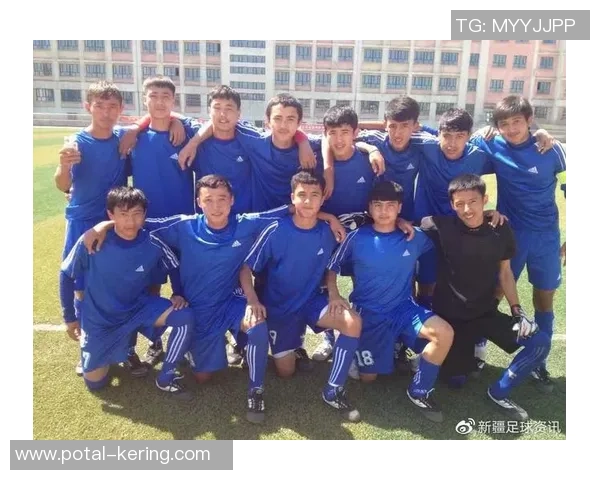 哈维西蒙斯的崛起之路:从青训新星到足球场上的闪耀明星 哈维西蒙斯的崛起之路:从青训新星到足球场上的闪耀明星